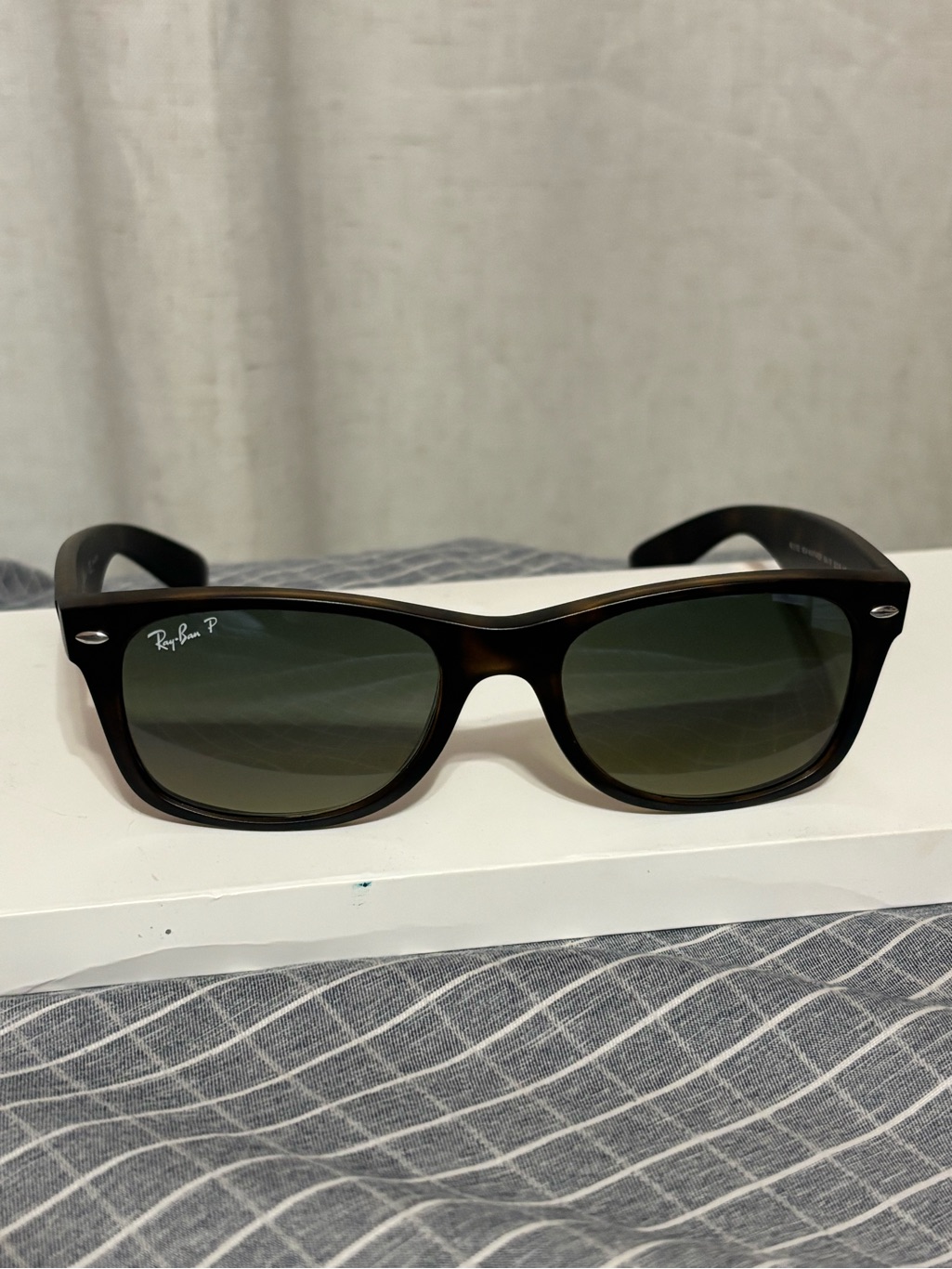 Ray-Ban Wayfarer Sunglasses - Tortoise Frame With Green Lenses